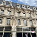 Kapszulahotel Zenith *